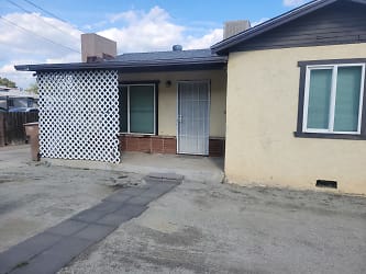 731 Oswell St unit Front - Bakersfield, CA