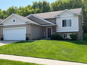 3705 46 Ave NW - Rochester, MN
