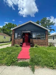 1819 S Martin Luther King Jr Dr - Springfield, IL
