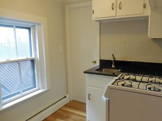 10 Smith Ave unit 1R - Somerville, MA