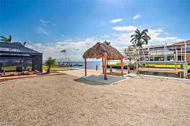 1757 Seafan Cir - North Fort Myers, FL