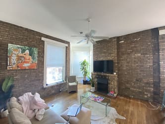 922 W Webster Ave unit 2211-3 - Chicago, IL