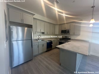 605 Broadway unit 205 - undefined, undefined