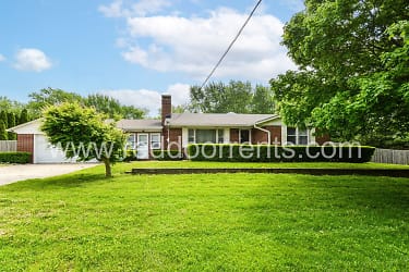 1325 S Hunter Rd - Indianapolis, IN