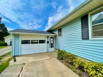 526 Middle St - Amherst, OH