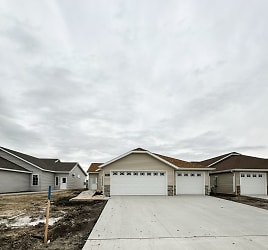 1863 63rd Ave S - Fargo, ND