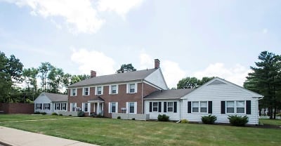 Woodlawn Village Apartments - Canton, OH