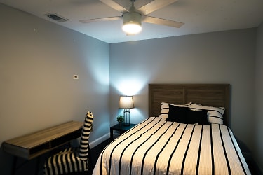 Room For Rent - Valrico, FL