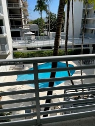 1401 Bay Rd #309 - Miami Beach, FL
