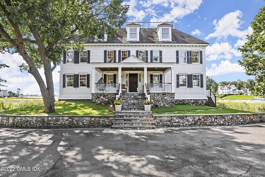 24 Hendrie Dr - Greenwich, CT