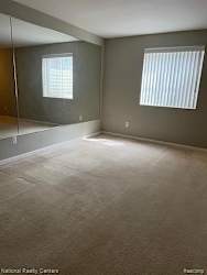 187 Center Blvd #37 - Wixom, MI