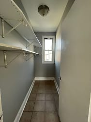8752 S Manistee Ave unit 2R - Chicago, IL