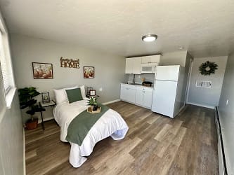Creek Side Studios, Live Affordably Without Roommates! Apartments - Grand Junction, CO