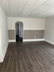 454 W 4th St - Hoisington, KS
