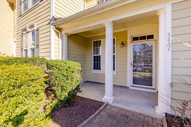 117 Point Comfort Ln - Cary, NC