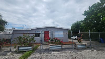 1956 Grove Ave #C - Fort Myers, FL