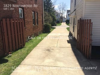 3829 Northwood Rd - University Heights, OH
