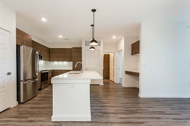 Bishop Flats - Modern, Urban, Affordable Luxury Apartments In Dallas - Dallas, TX