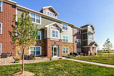 Trade Winds Apartments - Elkhorn, NE