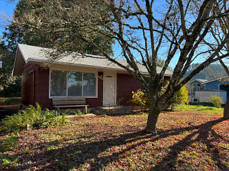 333 57th St - Springfield, OR