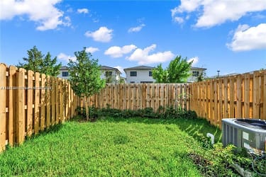 347 NW 12th Ave #347 - Florida City, FL