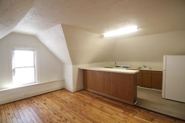 411 S Trenton Ave unit Apartment - Pittsburgh, PA