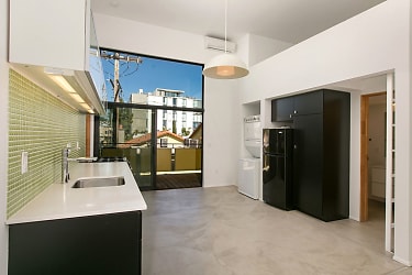 Centre Street Lofts Apartments - San Diego, CA