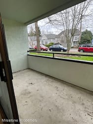 745 2nd Ave NW - Issaquah, WA