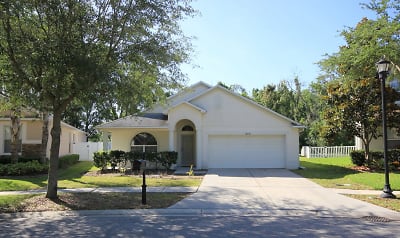 18430 Red Willow Way - Land Olakes, FL
