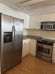 19501 W Country Club Dr #1611 - Aventura, FL