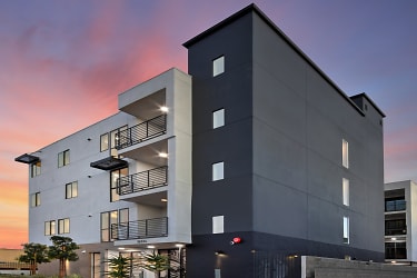 Grigio Apartments - Northridge, CA