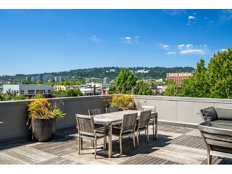 East 12 Lofts Apartments - Portland, OR