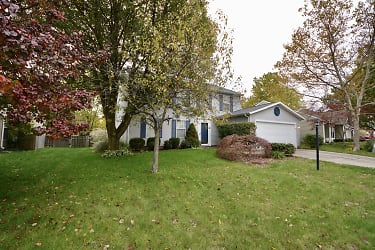 12535 Traverse Pl - Fishers, IN