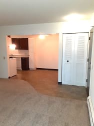 421 E First Ave&lt;/br&gt;Apartment 1 421-1 LOWER - Elkhorn, WI
