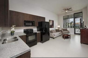 2001 Ludlam Rd unit 01-739 - Miami, FL