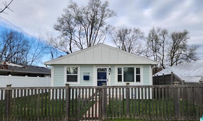 2428 Sheldon St - Indianapolis, IN
