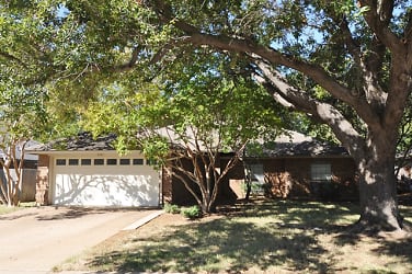 2601 Bayberry Ln - Euless, TX