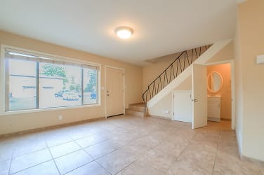 61545 Parrell Rd unit 1-12 - Bend, OR