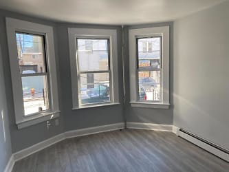 49 Cliff St unit 3S - Yonkers, NY