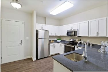 2701 Neabsco Common Pl unit 2701-312 - Woodbridge, VA