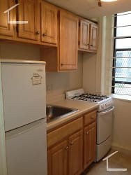 1148 Commonwealth Ave unit 35a - Brookline, MA