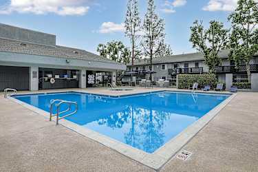 Creekside Apartment Homes - San Bernardino, CA