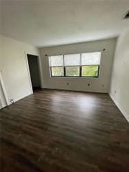 1304 NE 19th Pl - undefined, undefined