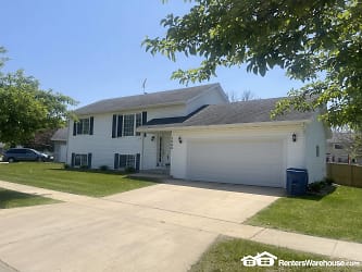1446 50th St NW - Rochester, MN