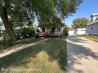 816 E 3rd Ave - Mitchell, SD