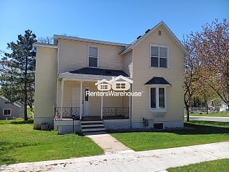 621 2nd Ave N - undefined, undefined