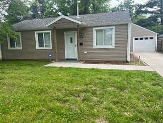 311 Grant Rd - Marquette Heights, IL