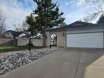 2421 27th Ave Ct - Greeley, CO