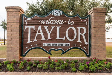 Mihir Taylor Apartments - Taylor, TX