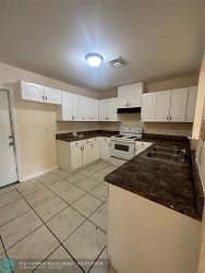 1012 NW 3rd Ave #1 - Fort Lauderdale, FL